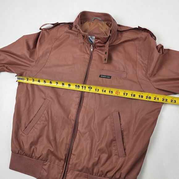 Vintage Members Only Jacket Mens Medium Brown Classic Racer Bomber Epaulets 80s - Picture 6 of 14